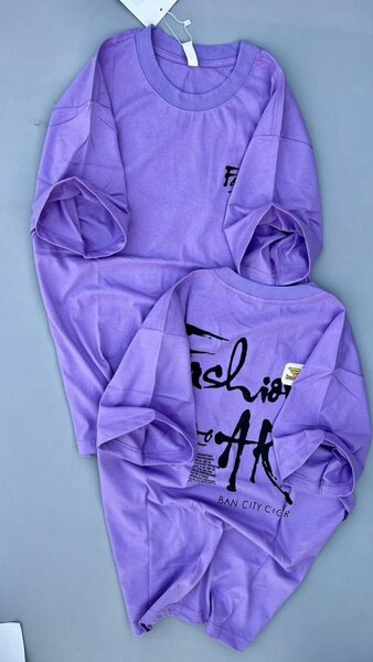 T-shirt violet imprimé