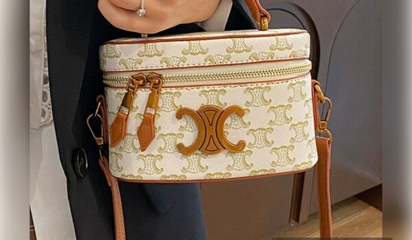 Sac à main et sandales élégants