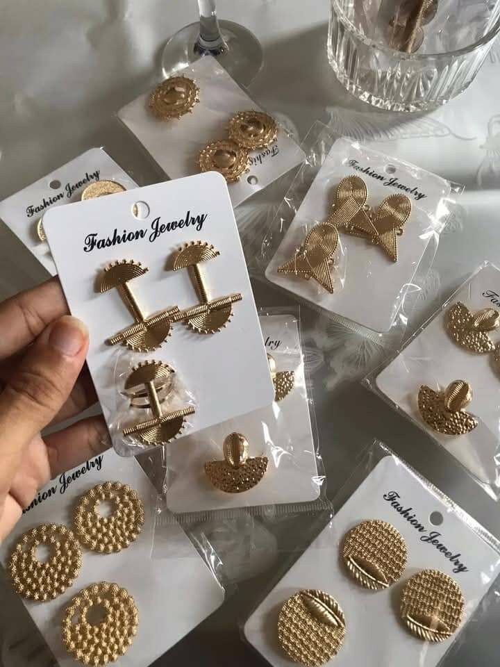 Boucles d'oreilles élégantes dorées