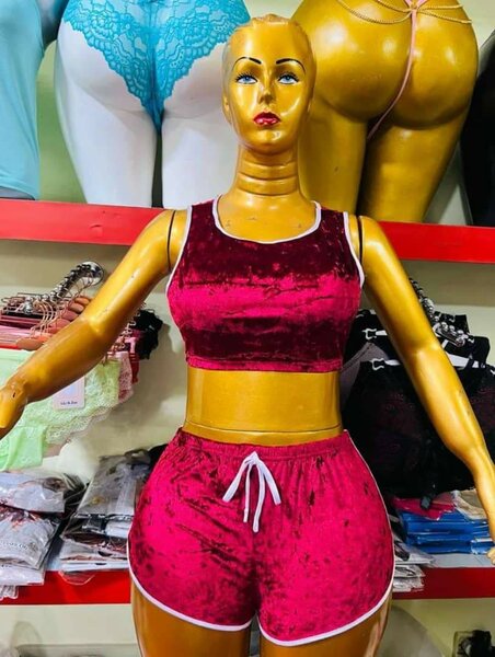 Tenue de chambre en velours