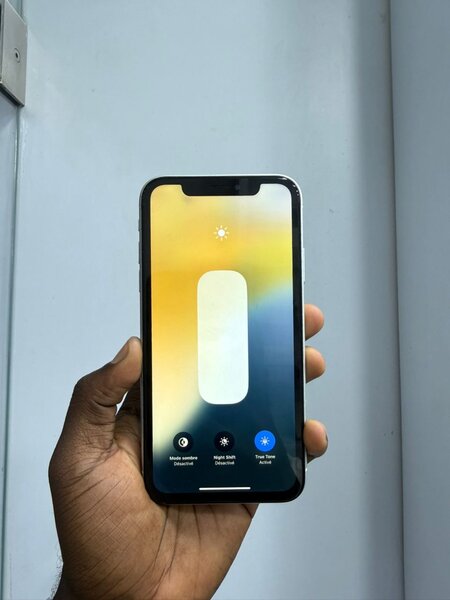 iPhone XR 128Giga Blanc