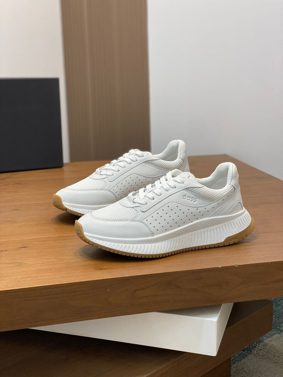 Sneakers white