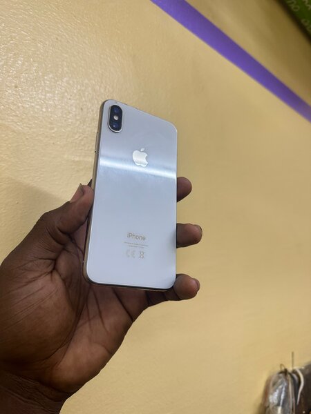 iPhone X Argent 64 Go