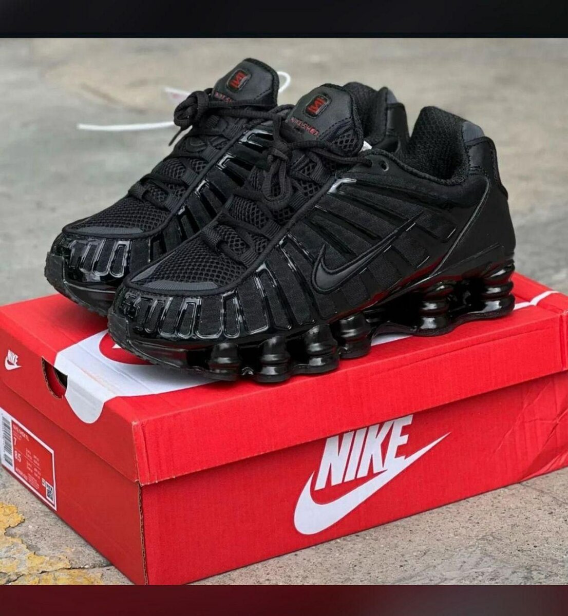 Baskets Nike Shox Noires