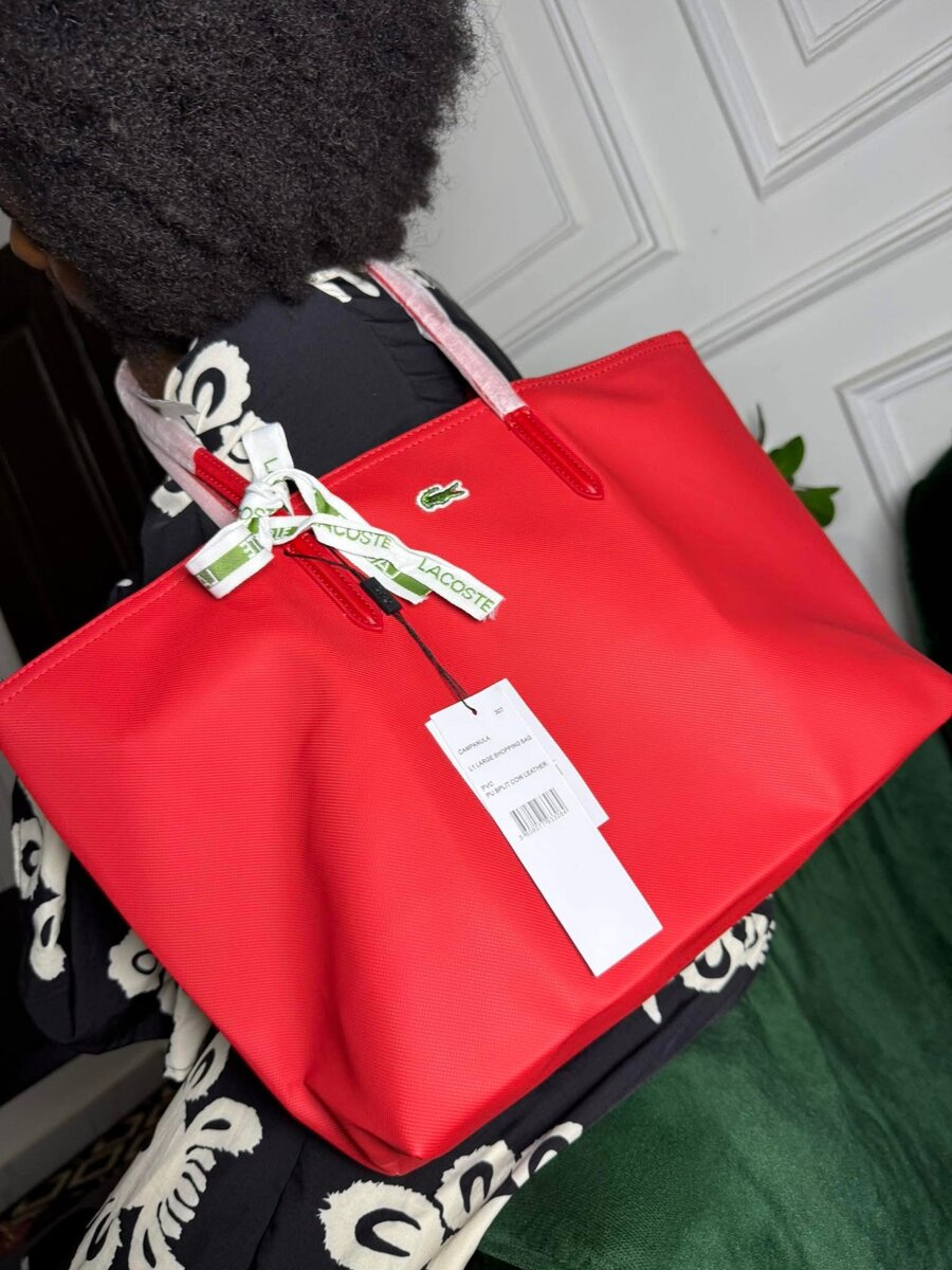 Sac fourre-tout Lacoste élégant