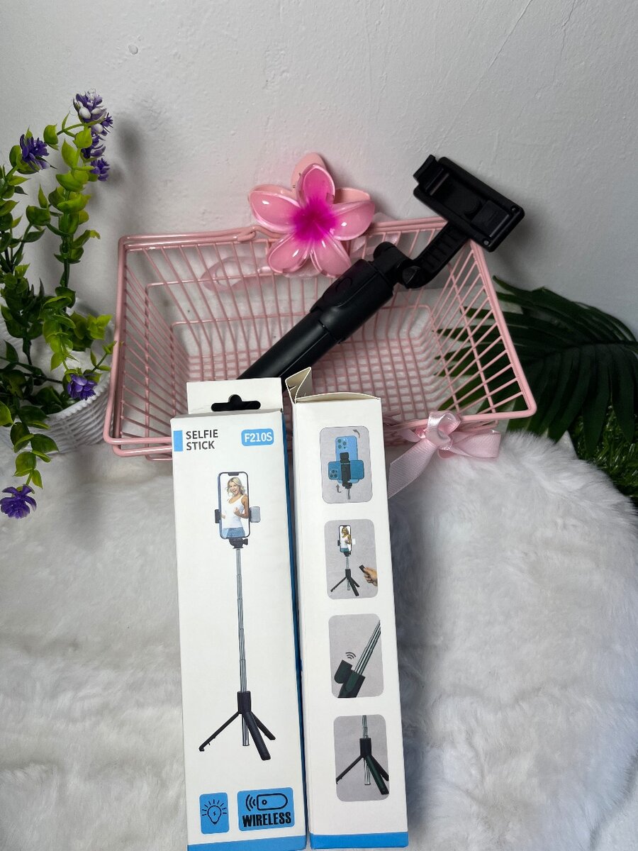 Selfie stick with led light