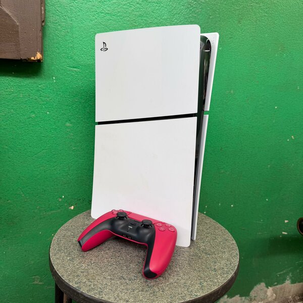 Console PS5 avec manette