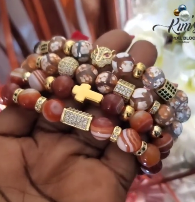 Bracelet with beaded gemstones