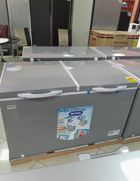Mitsui durable chest freezer 358litres