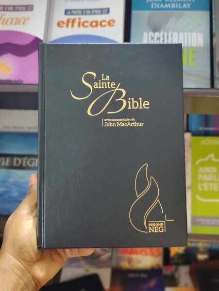 La Sainte Bible avec Commentaires