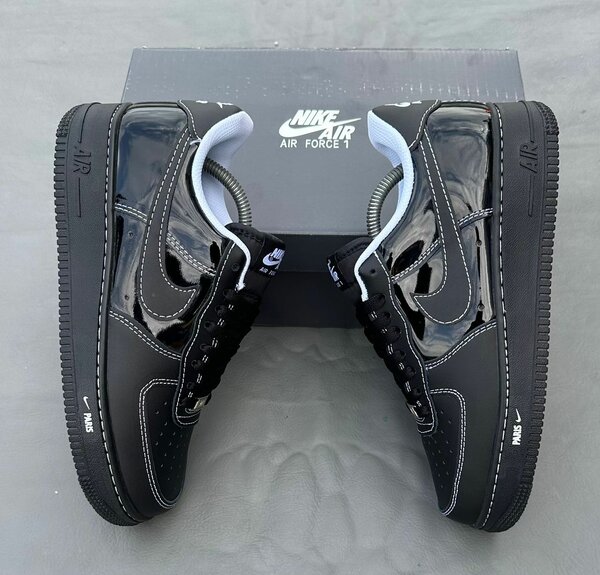Nike Air Force 1 Noir Éclatant