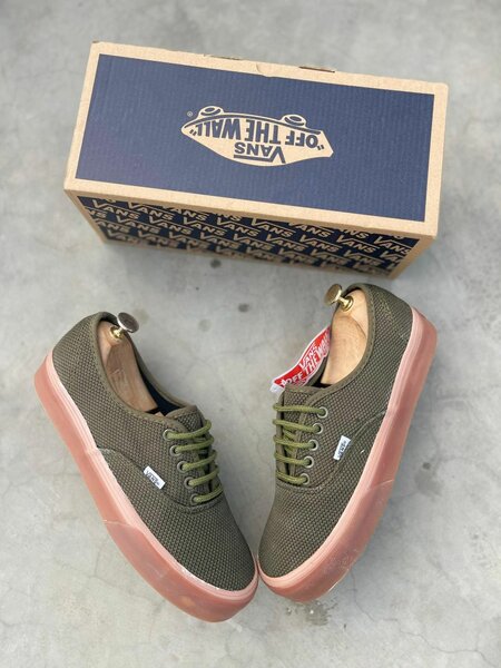 Van's authentic velours