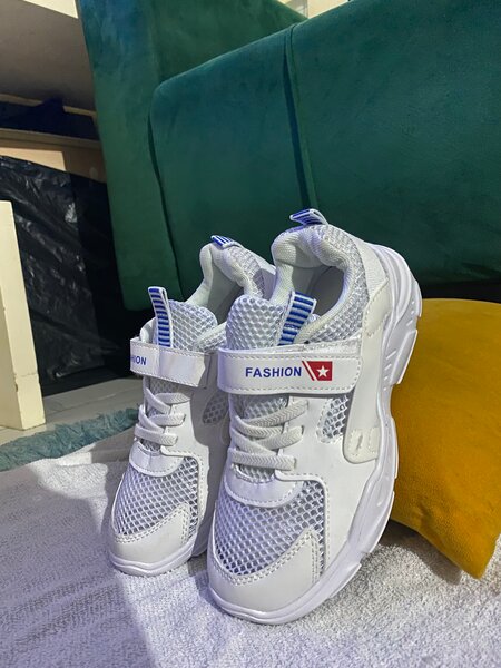 Baskets légères pour enfants