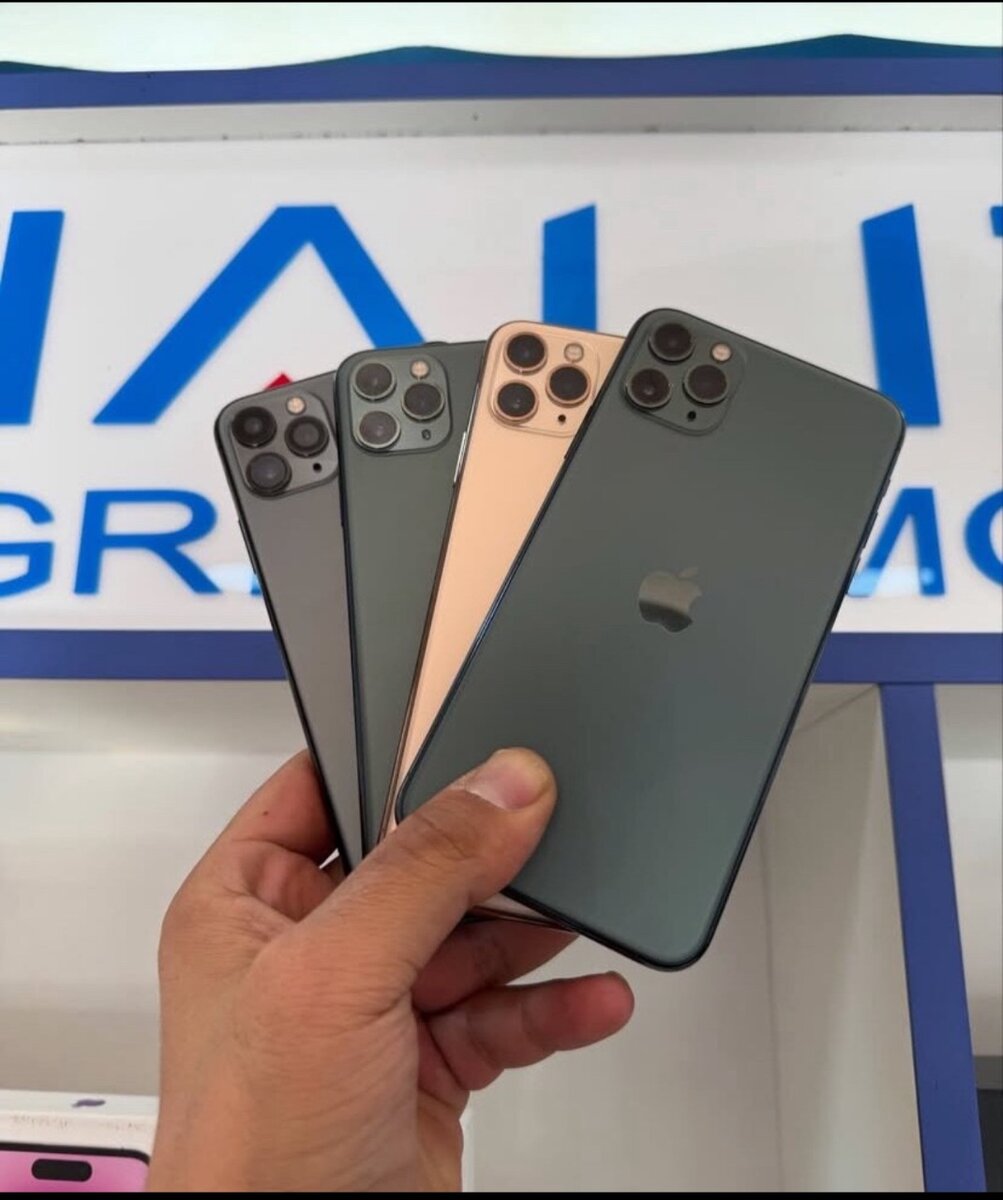 iPhone 11pro max 126gigs