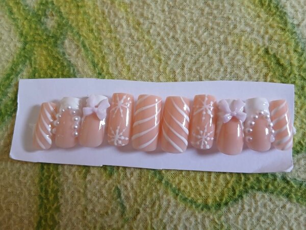 Ongles Faux Élégants