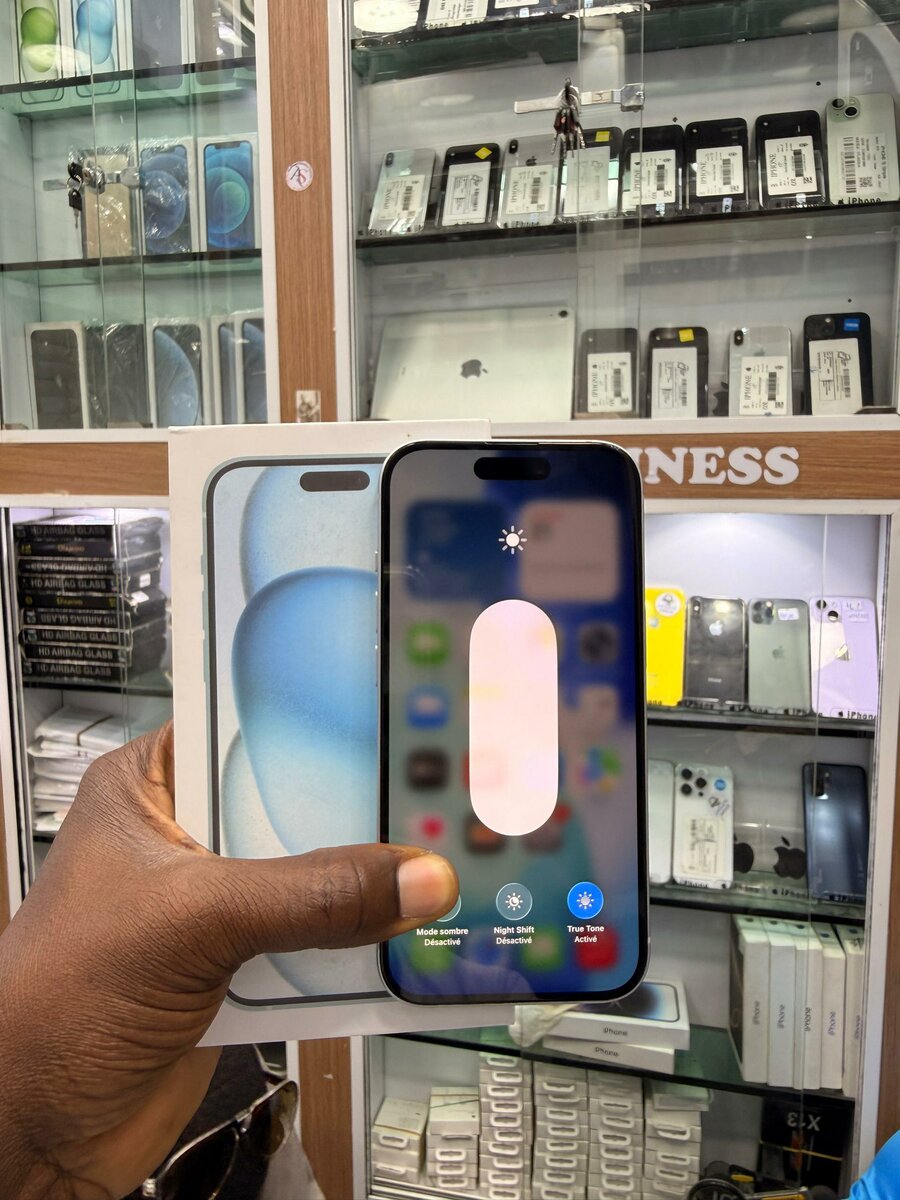iPhone 15 simple 128Go  État t