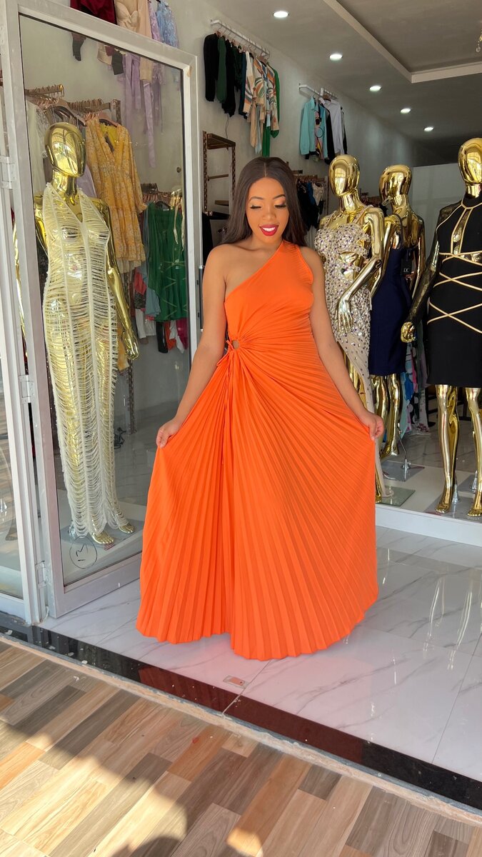 Pleated onle hand dress