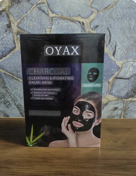 Masque facial au charbon hydratant