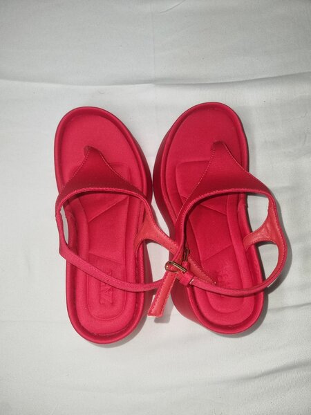 Sandales compensées rouges femme