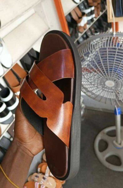 Sandales en cuir marron