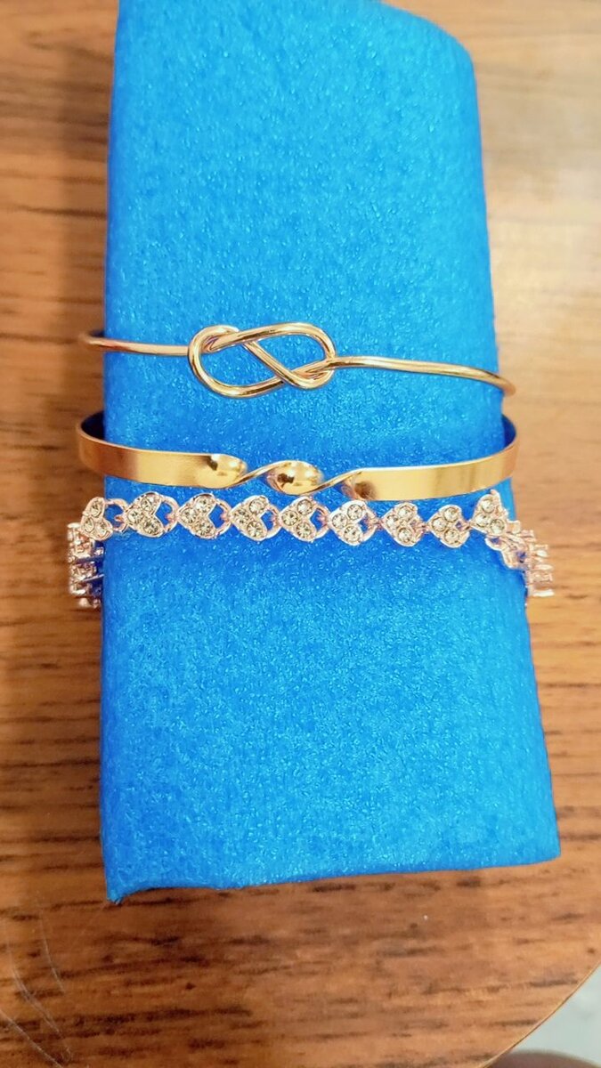 Bracelet doré élégant