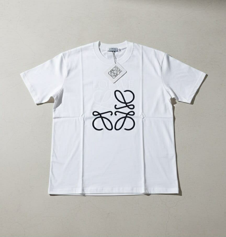 T-shirt graphique moderne