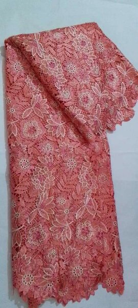 Dentelle florale élégante