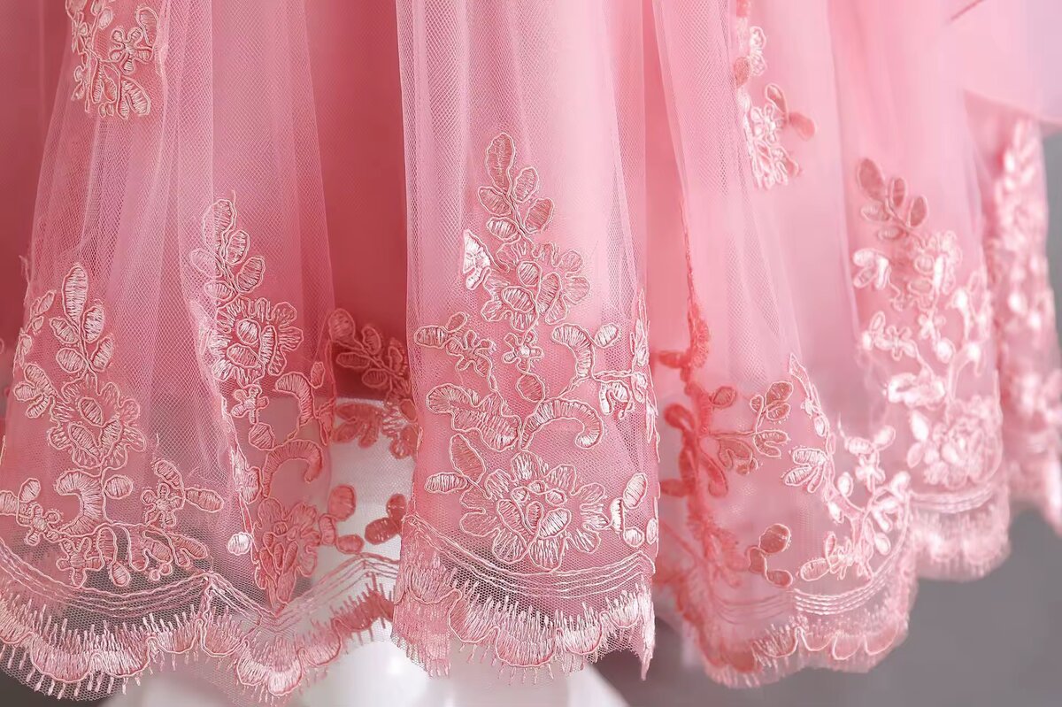 Robe de princesse fleurie rose