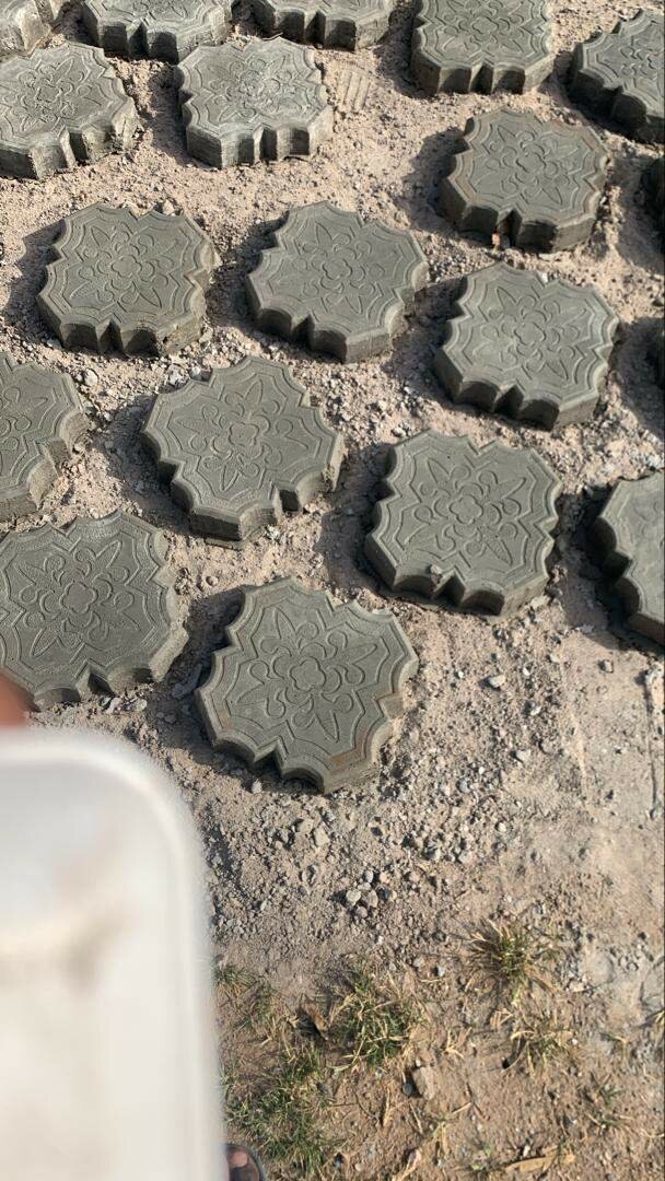 DIY Garden Pathway Molds