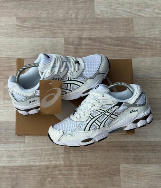 Chaussures de Course ASICS Blanc