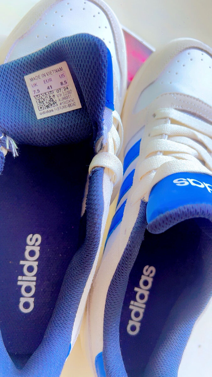 Baskets Adidas blanches et bleues