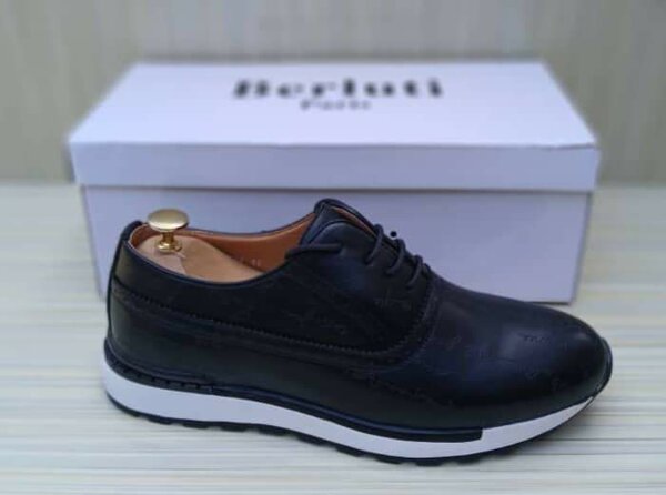 Mocassins Lacoste et boss