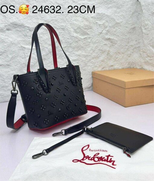 Sac à main clouté chic