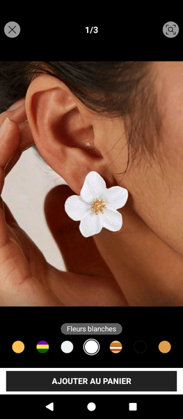 Boucles d'oreilles fleurs blanches