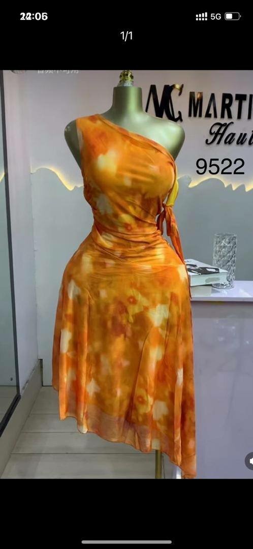 Robe asymétrique orange