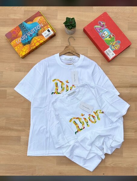 T-shirts blanc Dior unisexe