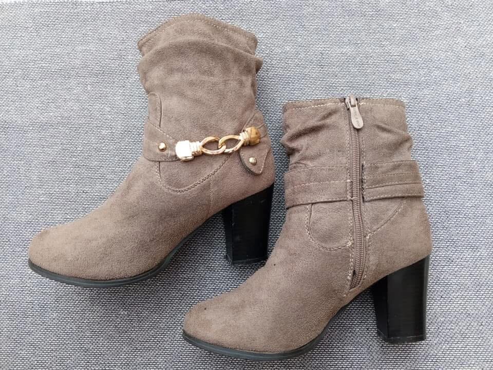 Bottines en daim élégantes