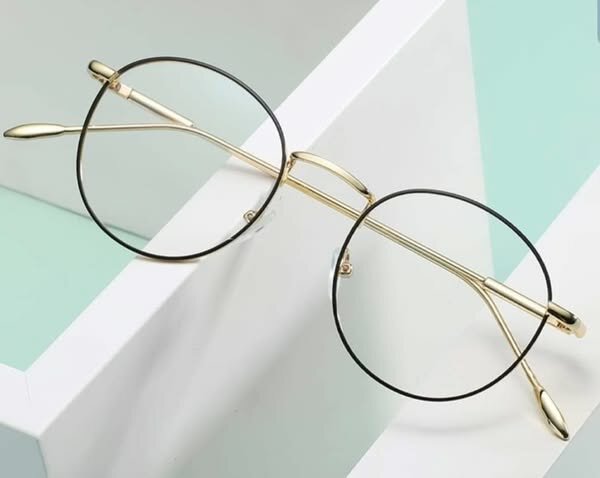 Stylish and fashionable frames!! 