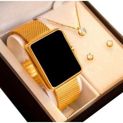 Ensemble Montre et Bijoux Dorés