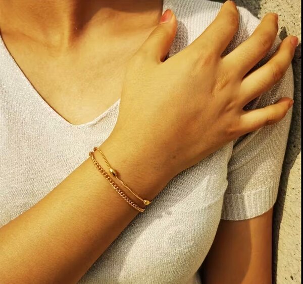 Bracelets dorés empilables