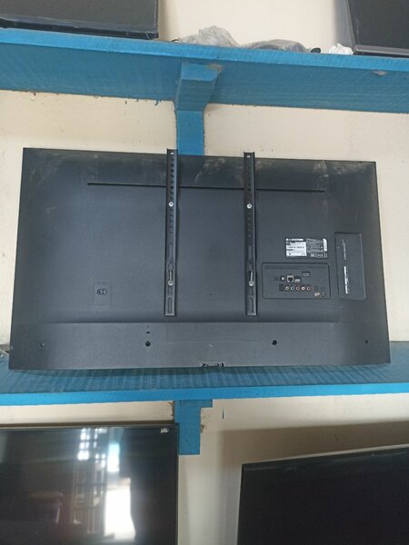 Téléviseur LED Full HD