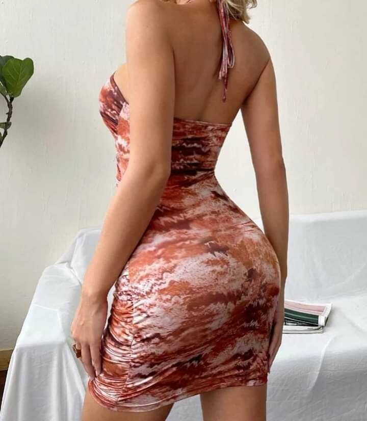 Robe moulante dos nu élégante