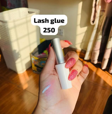 Lash glue 