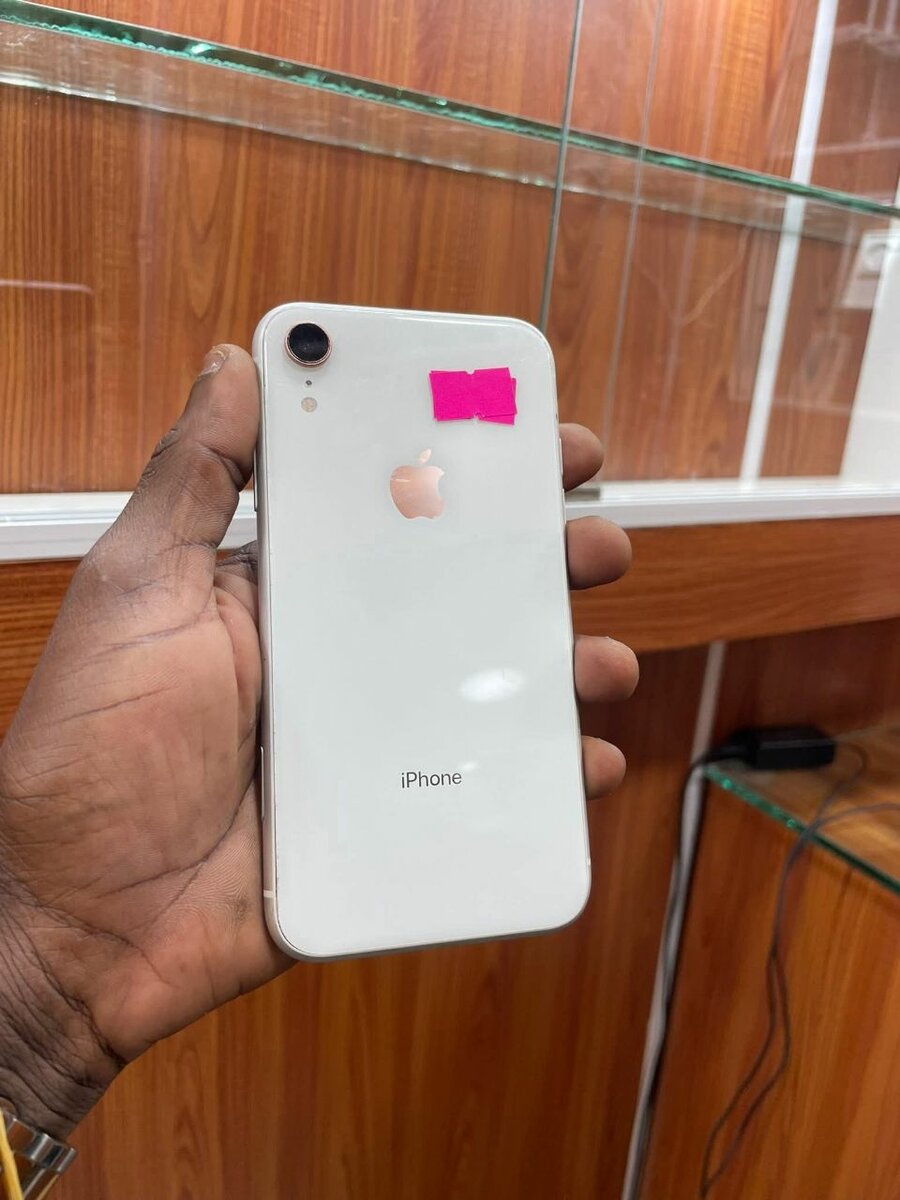 iPhone Blanc 64GB XR en promo