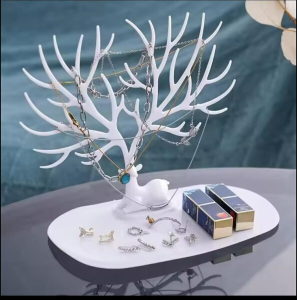 Porte-bijoux en forme d'arbre élégant