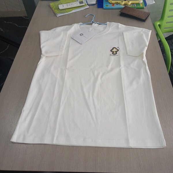 T-shirt blanche basique