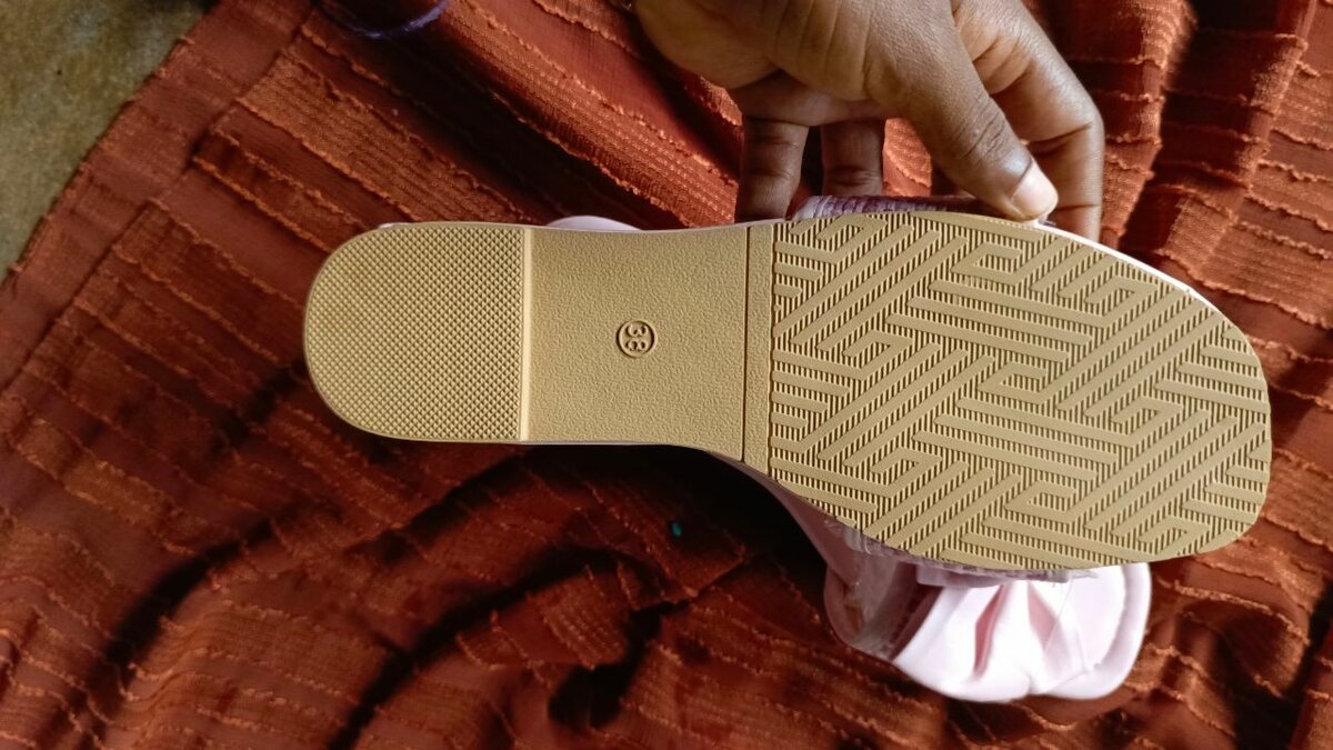 Mules élégantes avec noeud