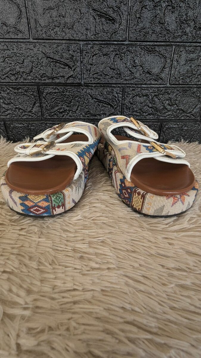 Sandales compensées ethniques femme