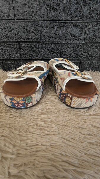 Sandales compensées ethniques femme