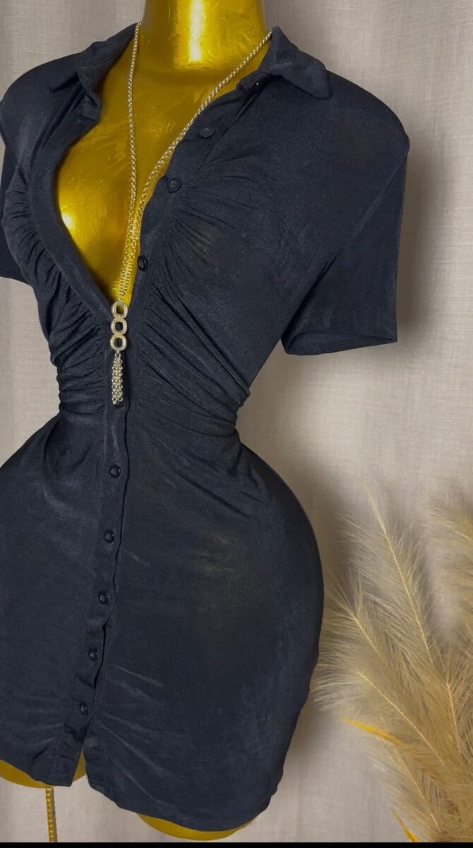 Robe moulante noire élégante